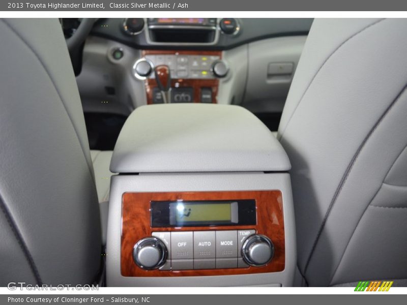 Classic Silver Metallic / Ash 2013 Toyota Highlander Limited