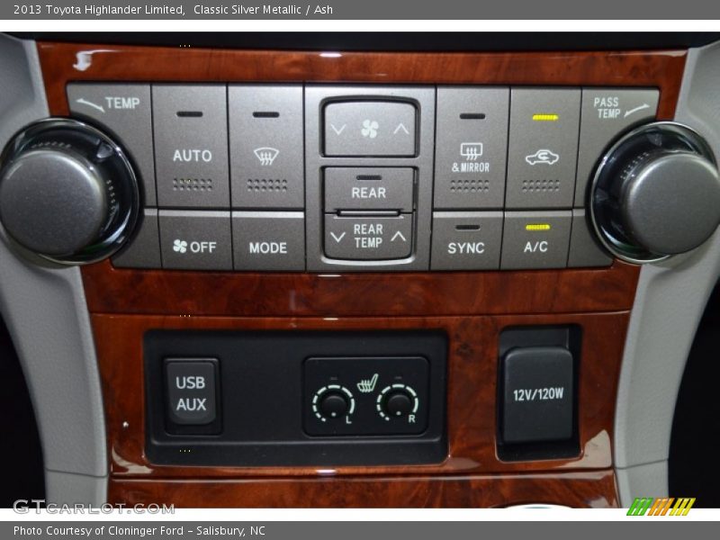 Classic Silver Metallic / Ash 2013 Toyota Highlander Limited