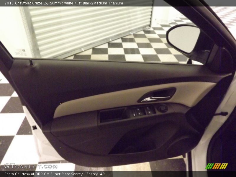 Summit White / Jet Black/Medium Titanium 2013 Chevrolet Cruze LS
