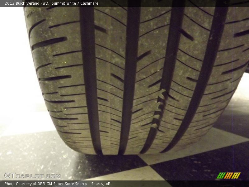 Summit White / Cashmere 2013 Buick Verano FWD