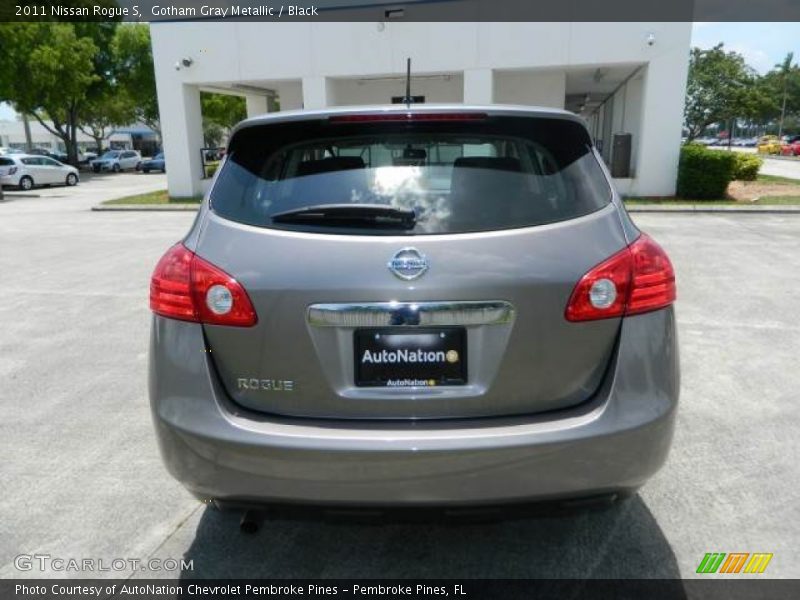 Gotham Gray Metallic / Black 2011 Nissan Rogue S