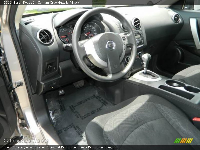 Gotham Gray Metallic / Black 2011 Nissan Rogue S
