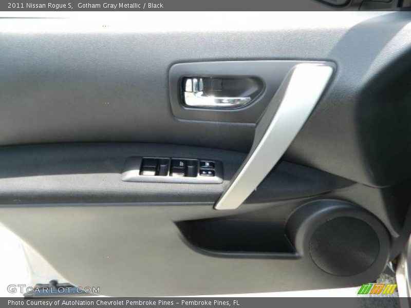 Gotham Gray Metallic / Black 2011 Nissan Rogue S