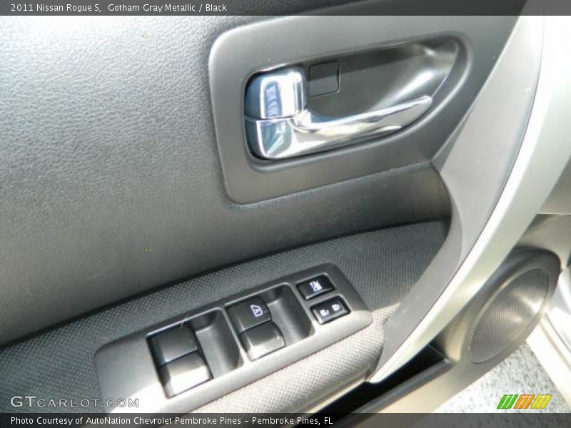 Gotham Gray Metallic / Black 2011 Nissan Rogue S