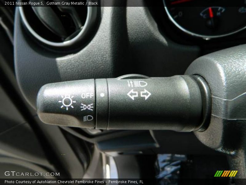 Gotham Gray Metallic / Black 2011 Nissan Rogue S