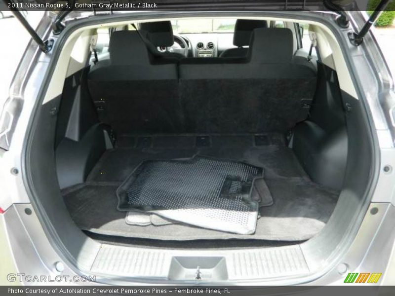 Gotham Gray Metallic / Black 2011 Nissan Rogue S