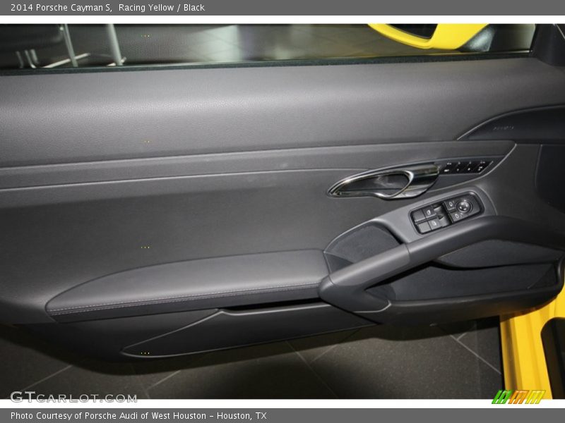 Door Panel of 2014 Cayman S