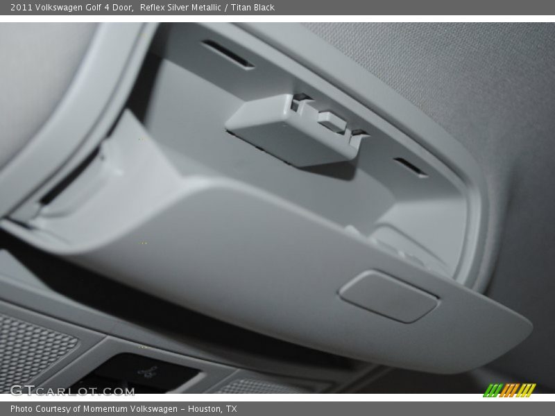 Reflex Silver Metallic / Titan Black 2011 Volkswagen Golf 4 Door