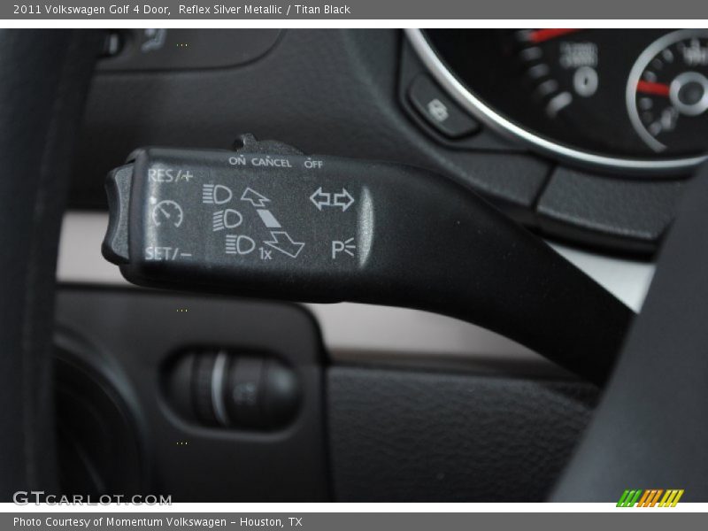 Reflex Silver Metallic / Titan Black 2011 Volkswagen Golf 4 Door