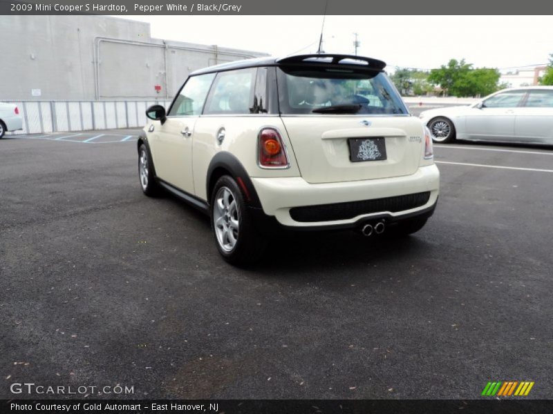 Pepper White / Black/Grey 2009 Mini Cooper S Hardtop