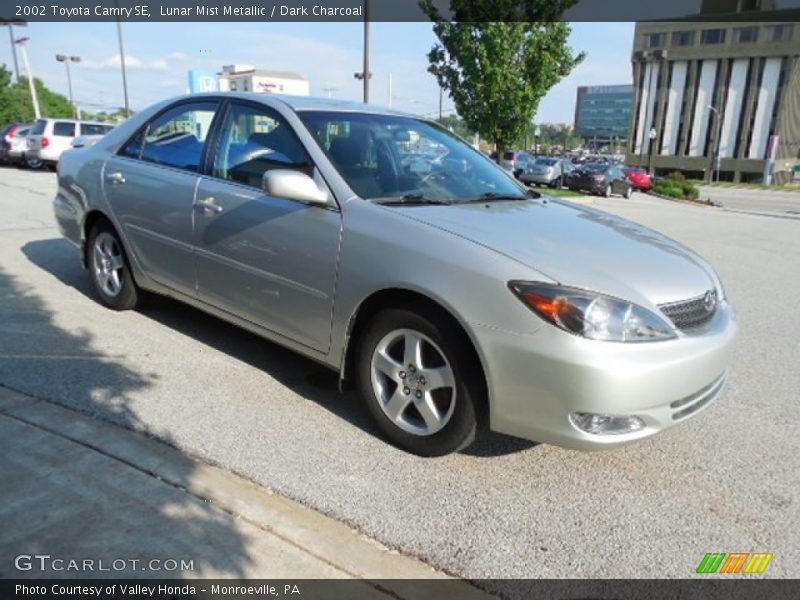 Lunar Mist Metallic / Dark Charcoal 2002 Toyota Camry SE