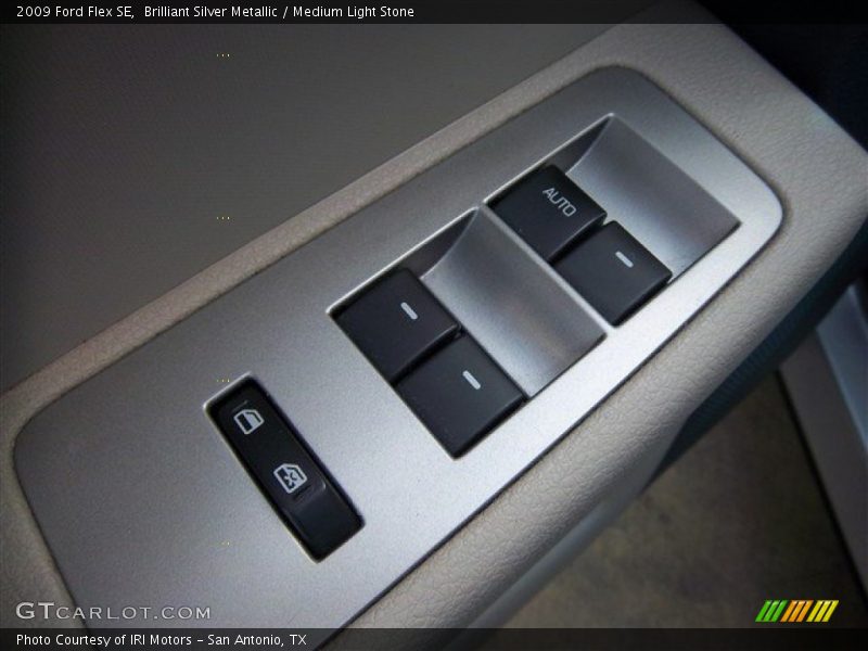 Brilliant Silver Metallic / Medium Light Stone 2009 Ford Flex SE