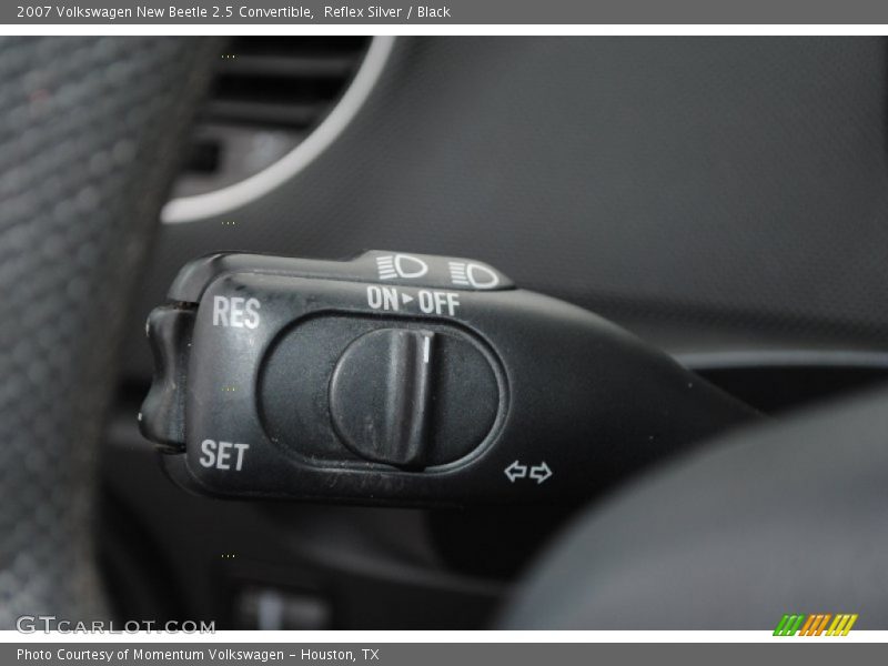 Controls of 2007 New Beetle 2.5 Convertible
