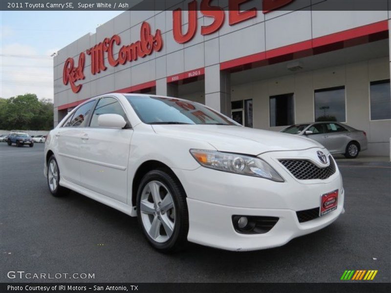 Super White / Ash 2011 Toyota Camry SE