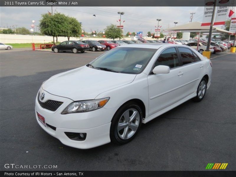 Super White / Ash 2011 Toyota Camry SE