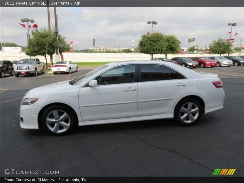 Super White / Ash 2011 Toyota Camry SE