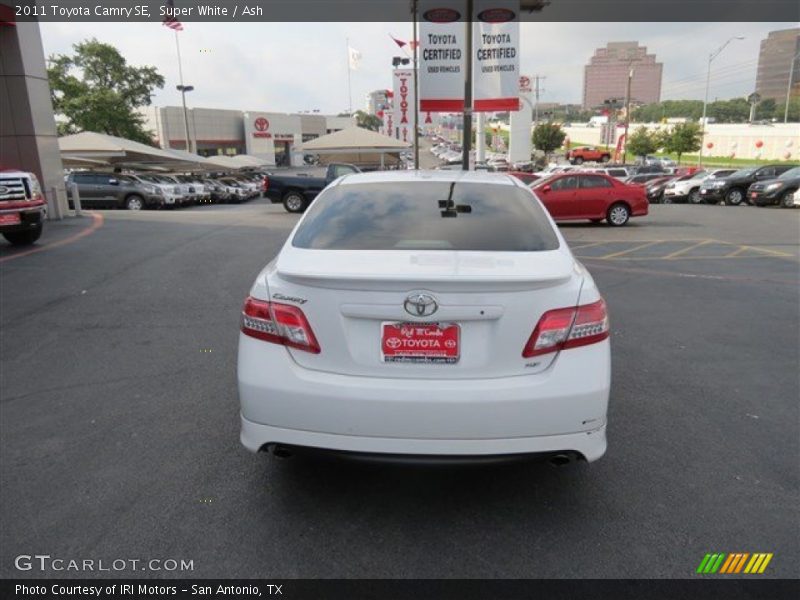 Super White / Ash 2011 Toyota Camry SE