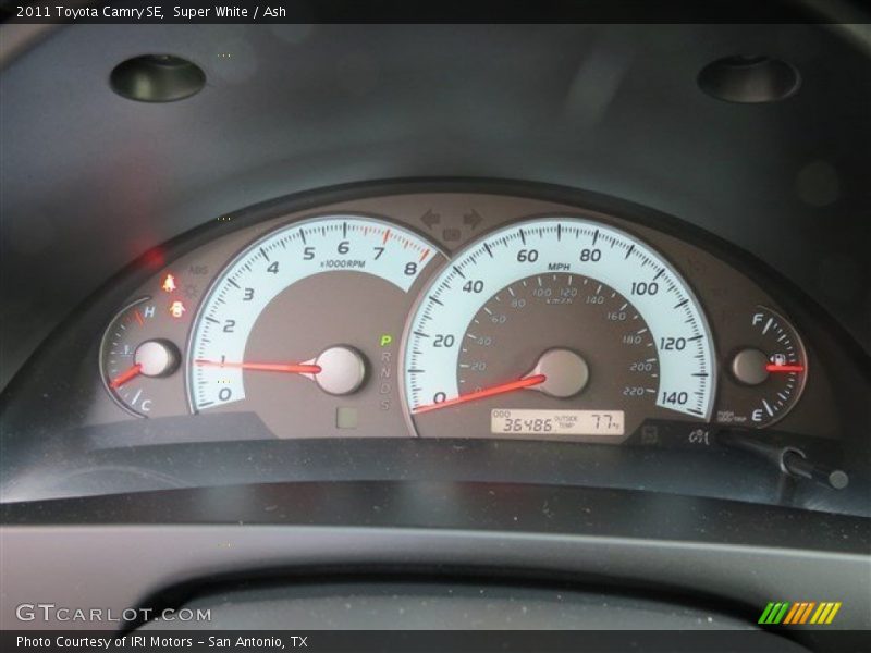 Super White / Ash 2011 Toyota Camry SE