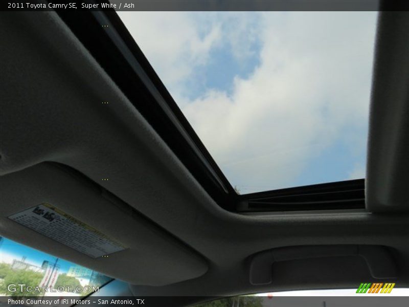 Super White / Ash 2011 Toyota Camry SE
