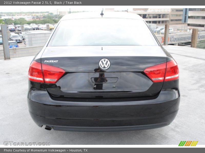 Black / Titan Black 2012 Volkswagen Passat 2.5L S