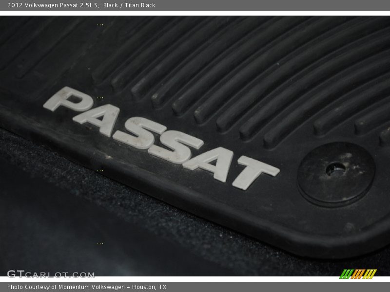 Black / Titan Black 2012 Volkswagen Passat 2.5L S