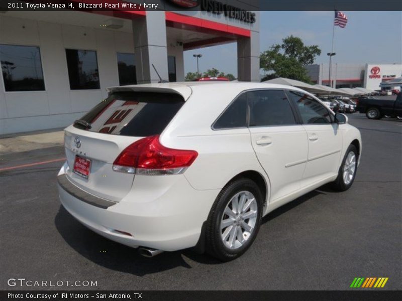 Blizzard Pearl White / Ivory 2011 Toyota Venza I4