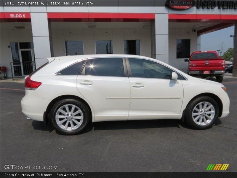 Blizzard Pearl White / Ivory 2011 Toyota Venza I4