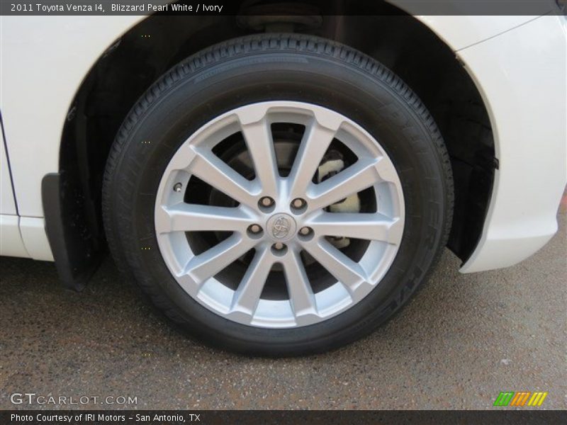 Blizzard Pearl White / Ivory 2011 Toyota Venza I4