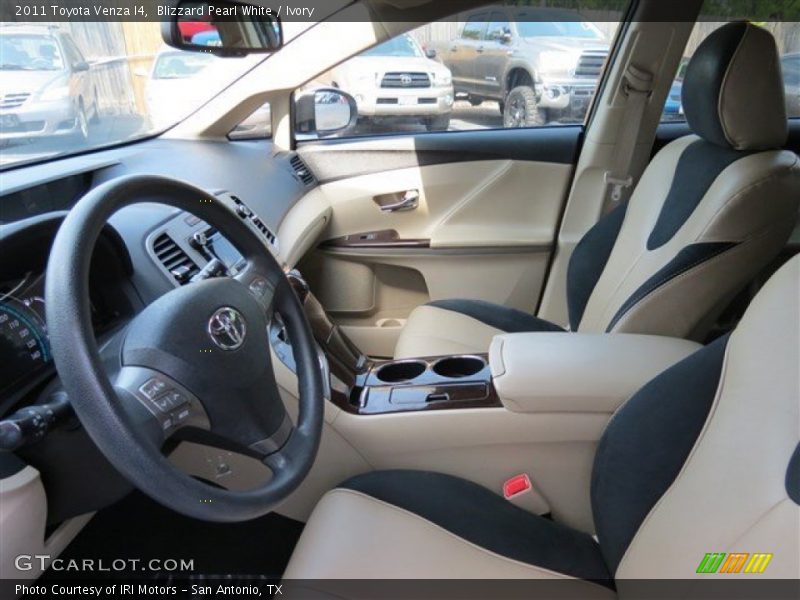 Blizzard Pearl White / Ivory 2011 Toyota Venza I4