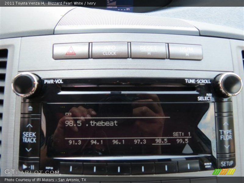 Blizzard Pearl White / Ivory 2011 Toyota Venza I4