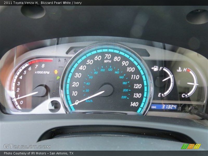 Blizzard Pearl White / Ivory 2011 Toyota Venza I4
