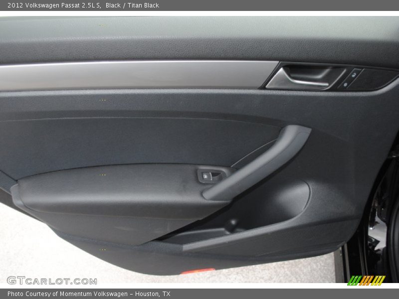 Black / Titan Black 2012 Volkswagen Passat 2.5L S