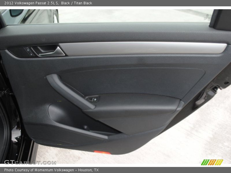 Black / Titan Black 2012 Volkswagen Passat 2.5L S