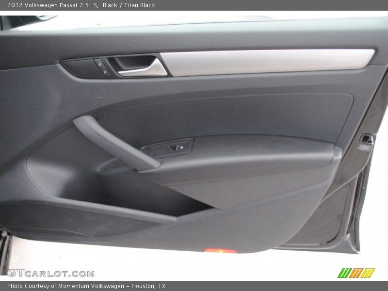 Black / Titan Black 2012 Volkswagen Passat 2.5L S