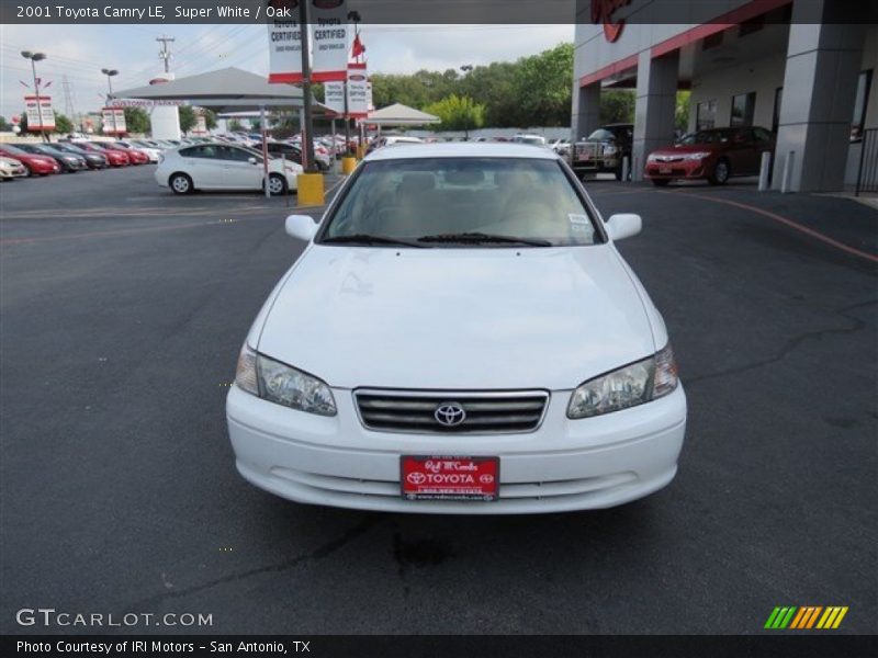 Super White / Oak 2001 Toyota Camry LE