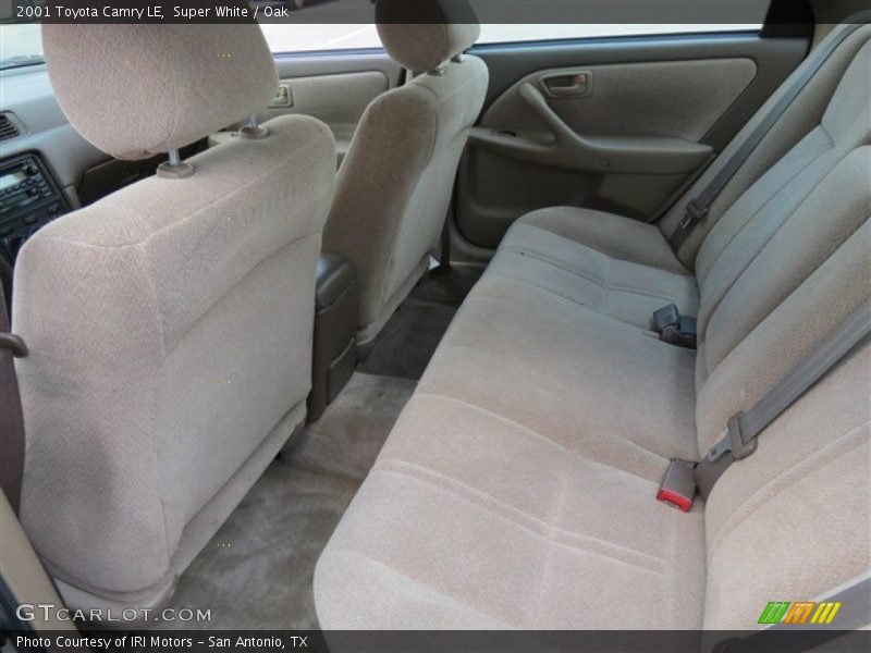 Super White / Oak 2001 Toyota Camry LE