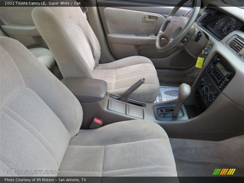 Super White / Oak 2001 Toyota Camry LE