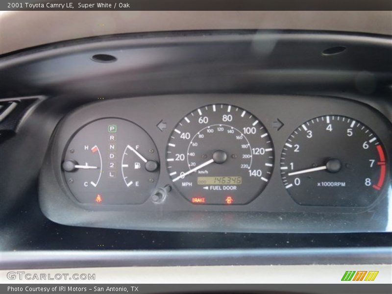 Super White / Oak 2001 Toyota Camry LE