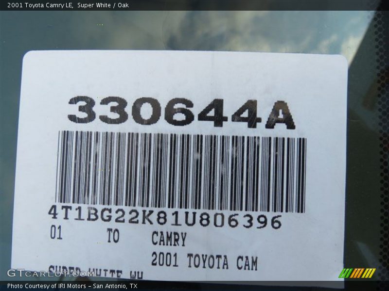 Super White / Oak 2001 Toyota Camry LE