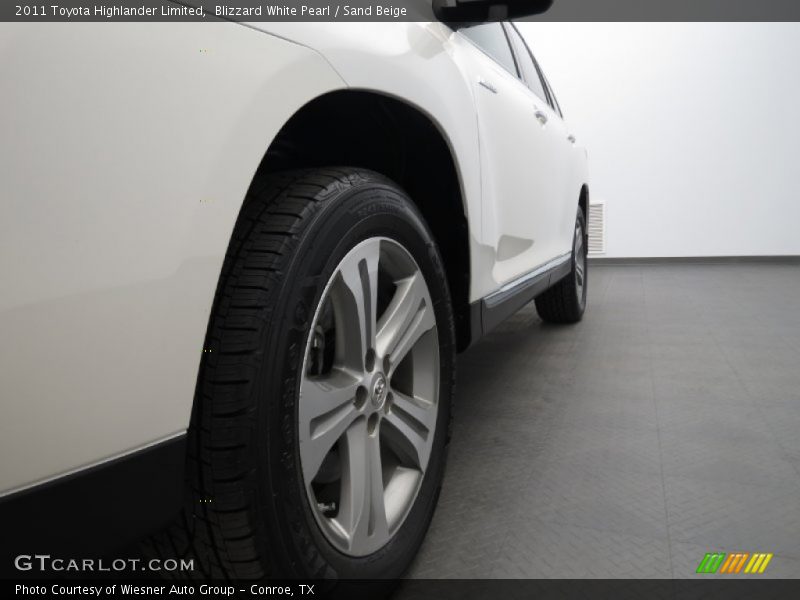 Blizzard White Pearl / Sand Beige 2011 Toyota Highlander Limited