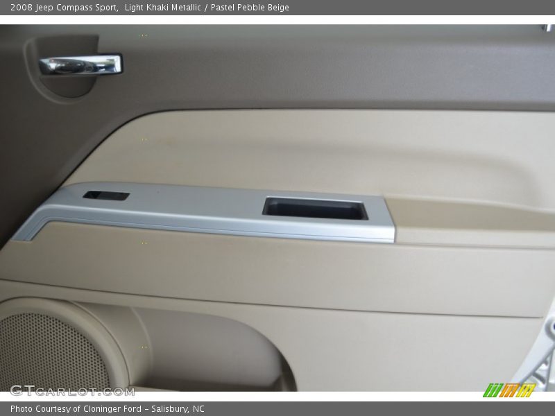 Light Khaki Metallic / Pastel Pebble Beige 2008 Jeep Compass Sport