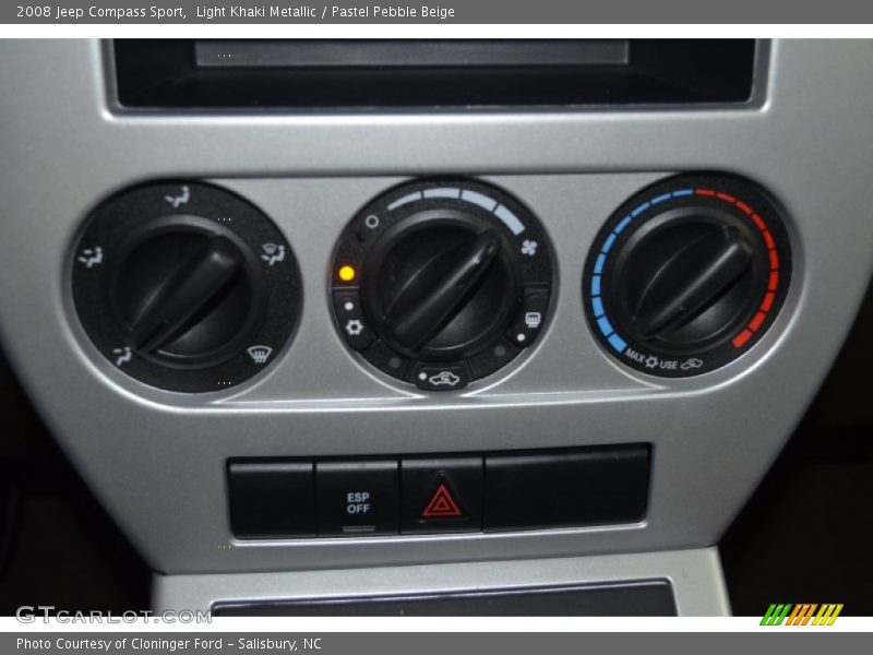 Light Khaki Metallic / Pastel Pebble Beige 2008 Jeep Compass Sport