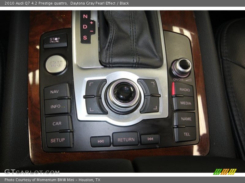 Daytona Gray Pearl Effect / Black 2010 Audi Q7 4.2 Prestige quattro