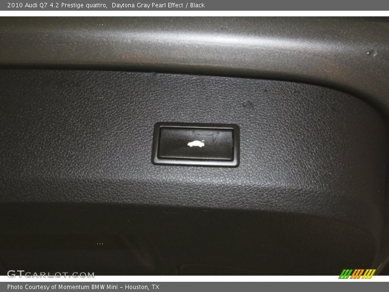 Daytona Gray Pearl Effect / Black 2010 Audi Q7 4.2 Prestige quattro