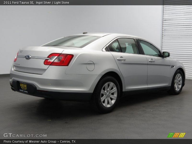 Ingot Silver / Light Stone 2011 Ford Taurus SE