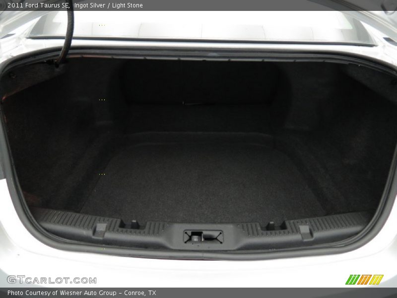 Ingot Silver / Light Stone 2011 Ford Taurus SE