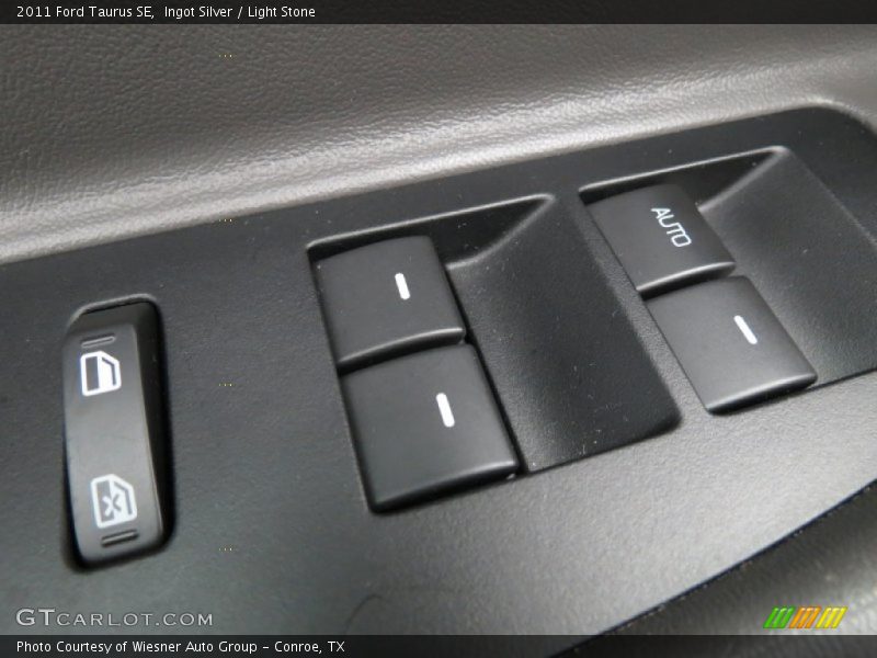 Ingot Silver / Light Stone 2011 Ford Taurus SE