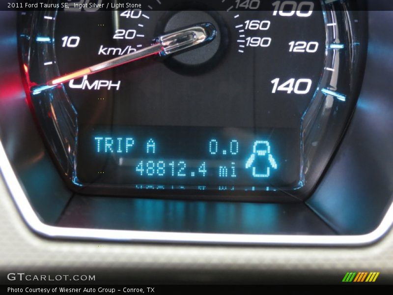 Ingot Silver / Light Stone 2011 Ford Taurus SE