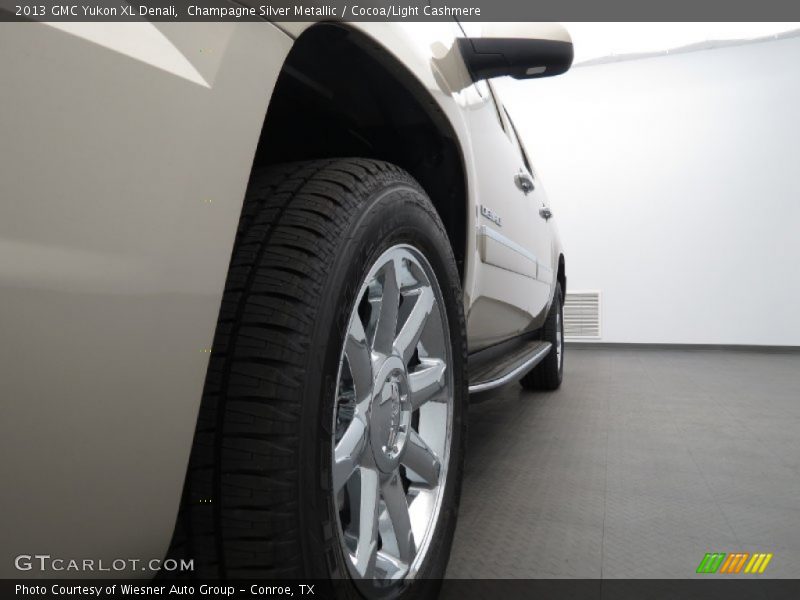 Champagne Silver Metallic / Cocoa/Light Cashmere 2013 GMC Yukon XL Denali