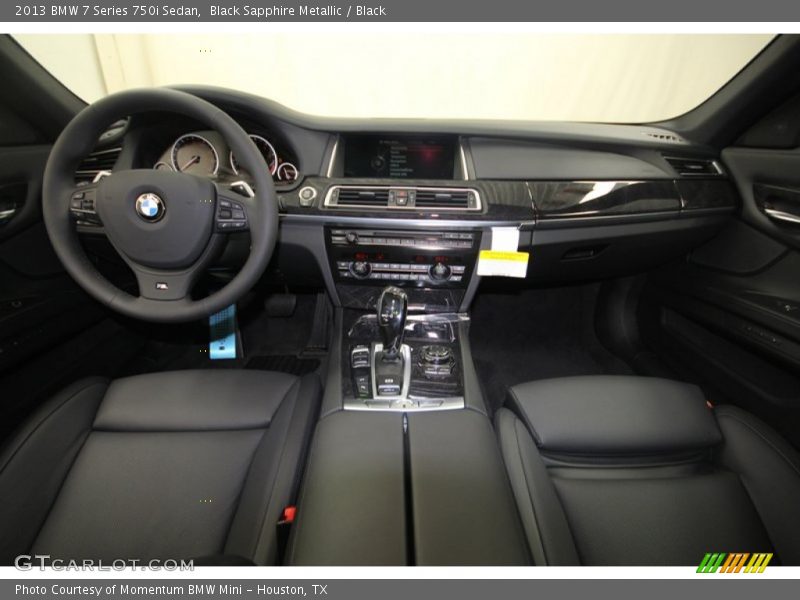 Dashboard of 2013 7 Series 750i Sedan